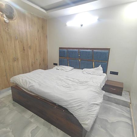 Hotel Love Inn Lakhnaú Exteriér fotografie